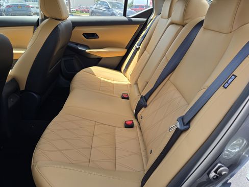 Used 2025 Nissan Sentra SV w/ SV Premium Package FWD image 12