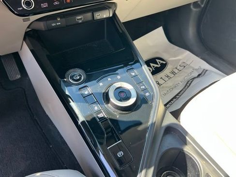 Used 2023 Kia Niro Wind w/ Wind Preserve Package FWD image 15