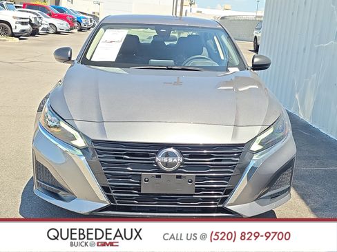 Used 2025 Nissan Altima 2.5 SV FWD image 2