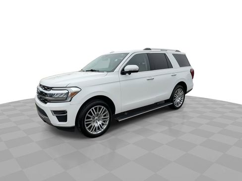 Used 2023 Ford Expedition Limited image 4