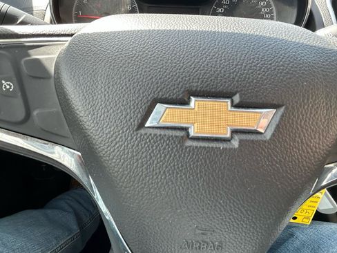 Used 2019 Chevrolet Cruze LT FWD image 20