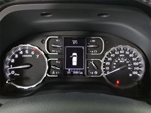 Used 2020 Toyota Tundra SR5 w/ SR5 Leather Package image 27