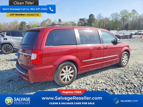 Used 2012 Chrysler Town & Country Touring-L image 4