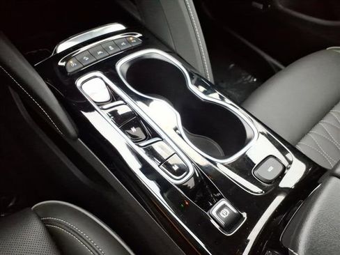 Used 2023 Buick Envision Avenir image 35