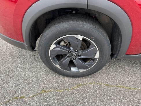 Used 2025 Nissan Rogue SV FWD image 17