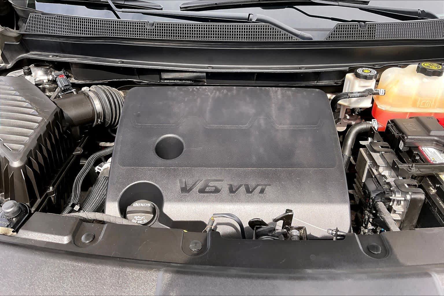 Used 2022 Chevrolet Traverse LT FWD image 30