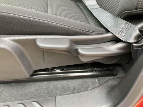 New 2026 GMC Canyon Elevation w/ Convenience Package image 17