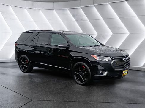 Used 2020 Chevrolet Traverse Premier w/ Redline Edition AWD/4WD image 8