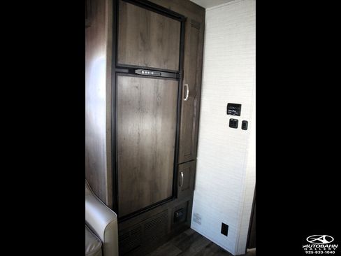 Used 2019 Ford E-450 and Econoline 450 Super Duty w/ Motorhome Prep Package image 21