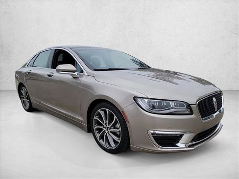 Used 2018 Lincoln MKZ Reserve w/ Luxury Package FWD image 3