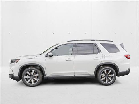 New 2025 Honda Pilot Touring image 8