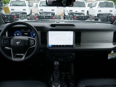 New 2026 Ford Bronco Outer Banks w/ Sasquatch Package AWD/4WD image 6
