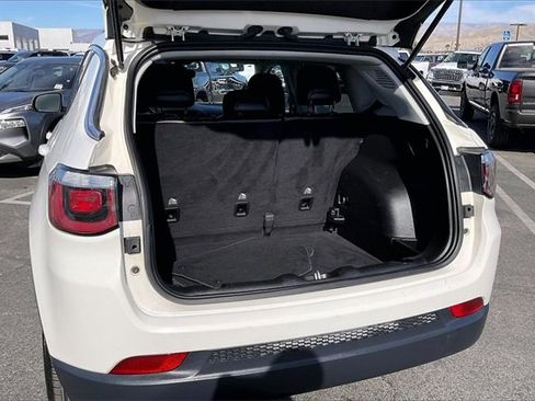 Used 2019 Jeep Compass Latitude image 34