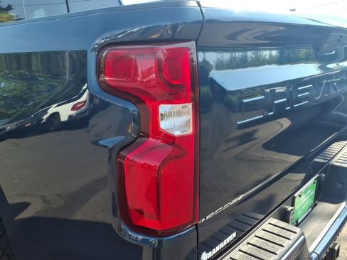Used 2021 Chevrolet Silverado 1500 RST w/ Convenience Package II AWD/4WD image 14