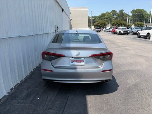 Used 2023 Honda Civic Sport image 3