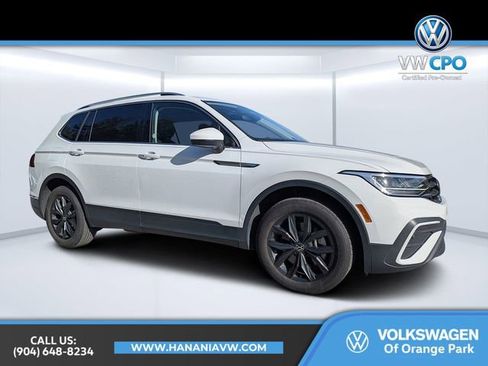 Used 2024 Volkswagen Tiguan SE image 1
