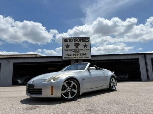 Used 2006 Nissan 350Z Touring RWD image 37