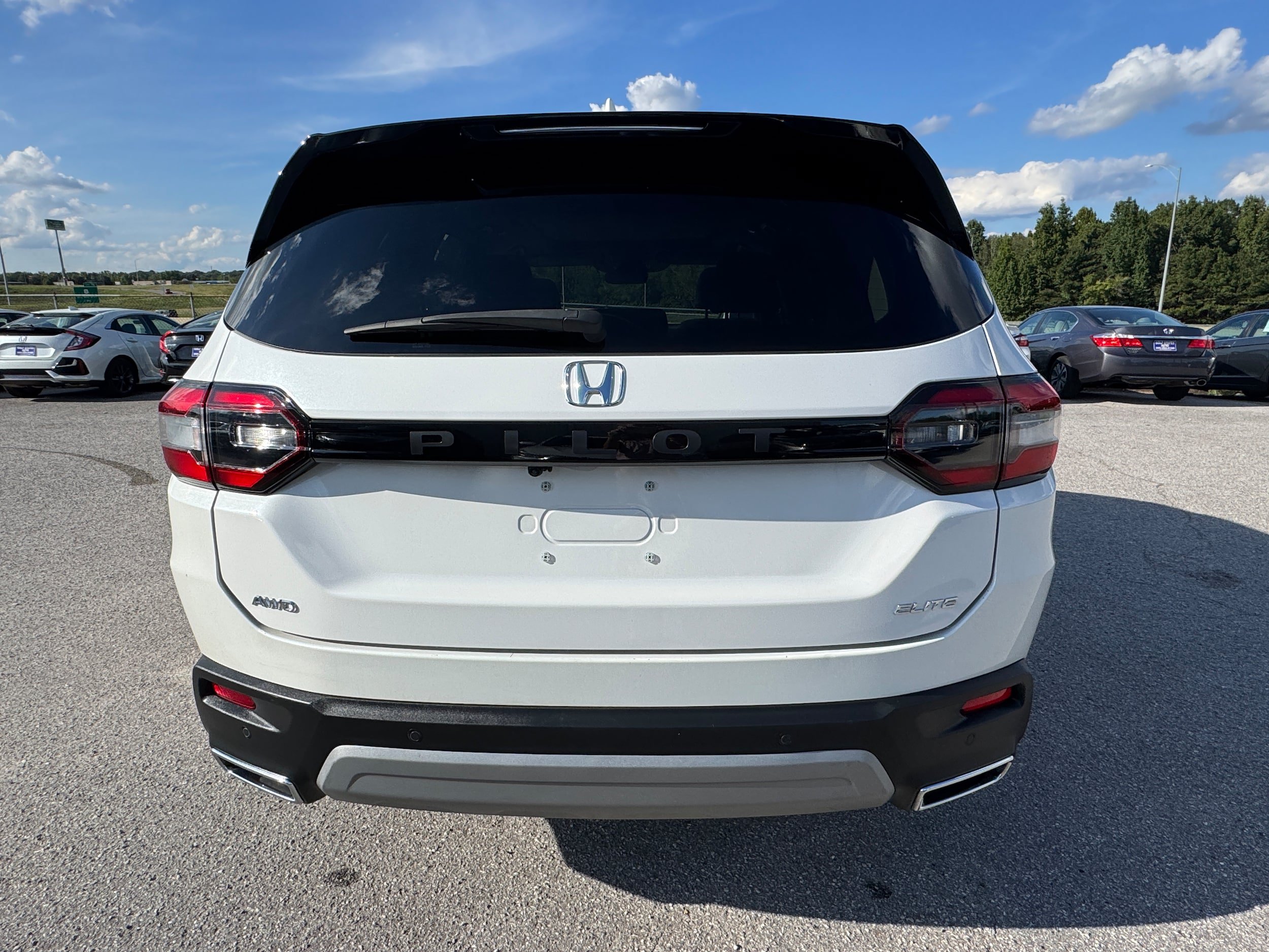 Used 2023 Honda Pilot Elite image 6