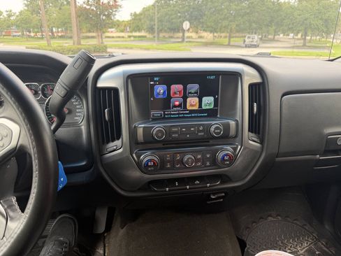Used 2017 Chevrolet Silverado 2500 LT w/ LT Convenience Package RWD image 11