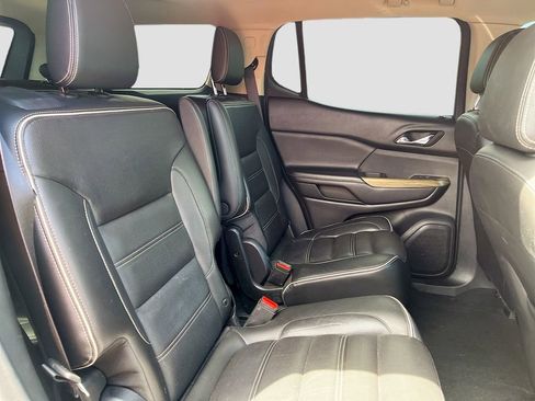 Used 2019 GMC Acadia Denali w/ Technology Package FWD image 30