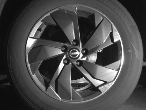 Used 2025 Nissan Rogue SV AWD/4WD image 14