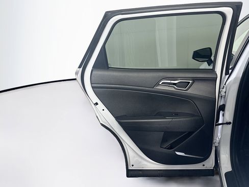 Used 2025 Kia Sportage LX image 25