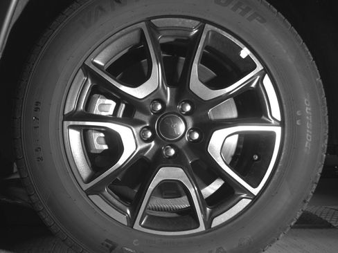 Used 2025 Jeep Compass Trailhawk image 12