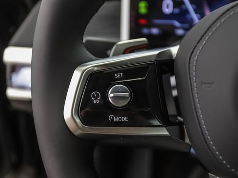 Used 2025 BMW i7 xDrive60 image 12