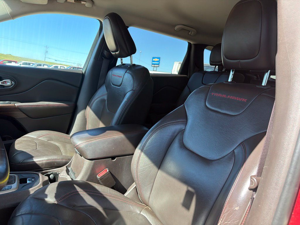 Used 2014 Jeep Cherokee Trailhawk w/ Technology Group AWD/4WD image 10