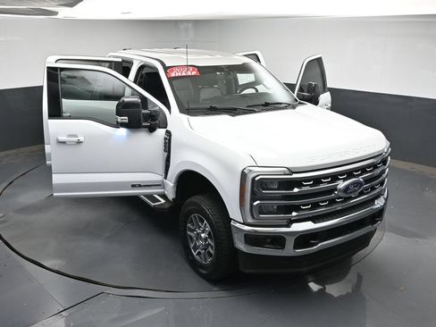Used 2023 Ford F250 Lariat w/ FX4 Off-Road Package AWD/4WD image 49