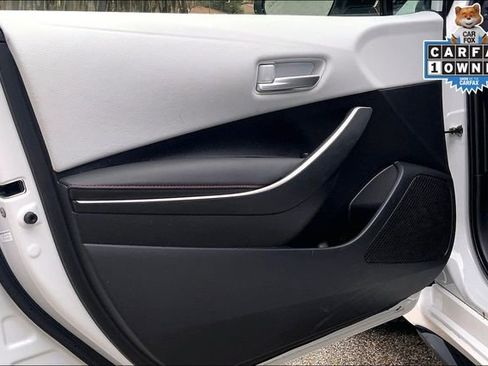 Used 2025 Toyota Corolla SE w/ SE Premium Package image 23