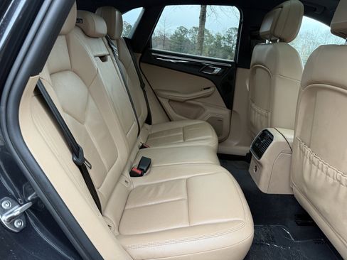 Used 2021 Porsche Macan S image 41