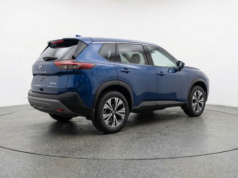 Used 2023 Nissan Rogue SV image 9