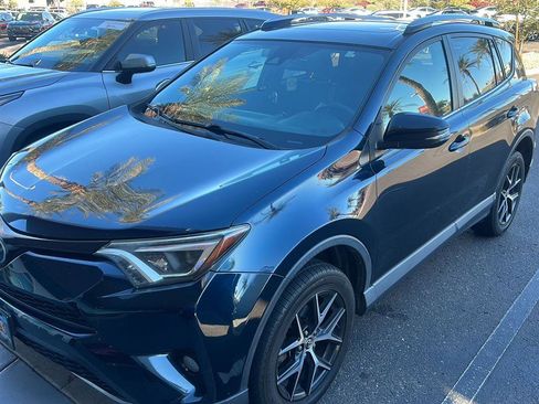 Used 2017 Toyota RAV4 SE image 2