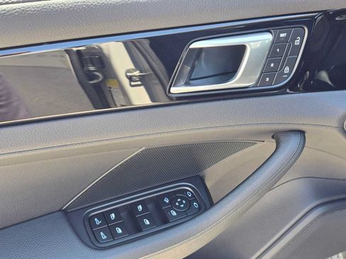 Used 2023 Porsche Panamera RWD image 23
