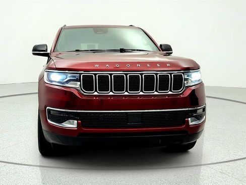 Used 2023 Jeep Wagoneer 4WD image 2