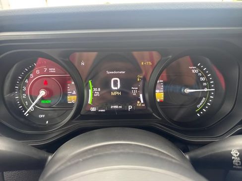 Used 2024 Jeep Wrangler Unlimited Rubicon 4xe w/ Convenience Group AWD/4WD image 19
