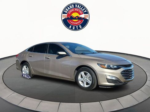 Used 2024 Chevrolet Malibu LS image 1