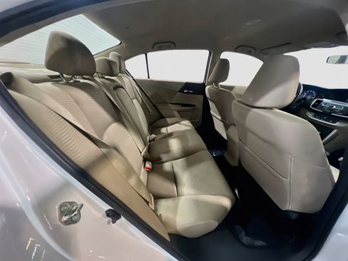 Used 2015 Honda Accord LX image 18