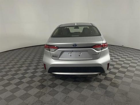 Used 2021 Toyota Corolla LE w/ Carpet Mat Package (TMS) image 7