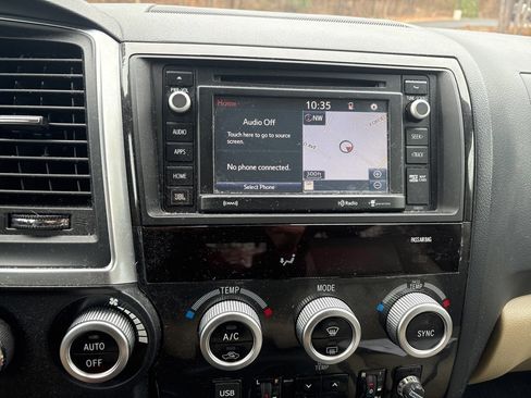 Used 2018 Toyota Sequoia Platinum image 38