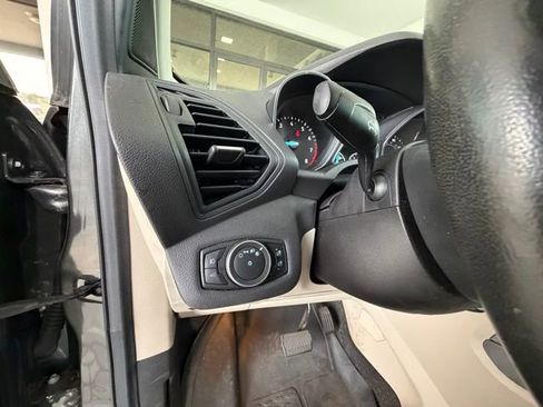 Used 2019 Ford Escape SEL image 13