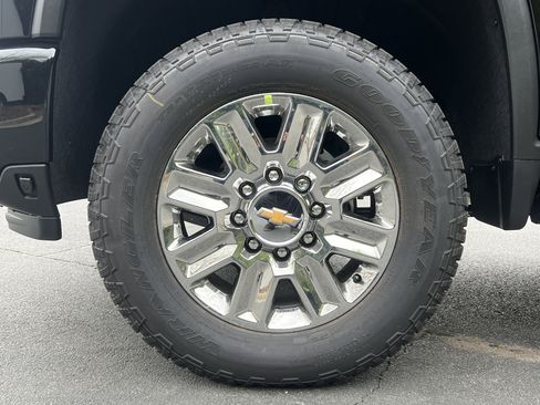 New 2026 Chevrolet Silverado 2500 High Country w/ Technology Package AWD/4WD image 13