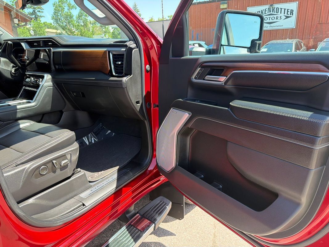 Used 2024 GMC Sierra 3500 Denali w/ Denali Reserve Package AWD/4WD image 19