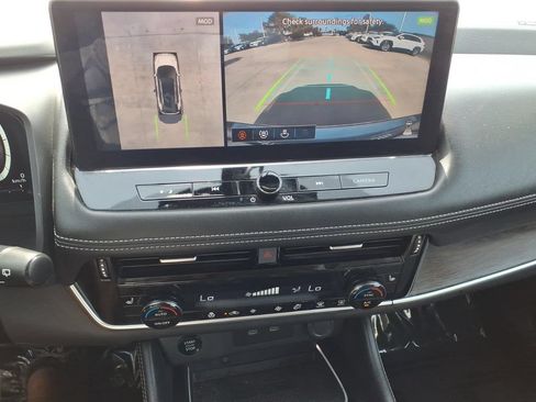 Used 2024 Nissan Rogue Platinum FWD image 15