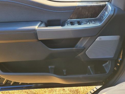 Used 2024 Ford F250 Lariat w/ Sport Appearance Package image 27