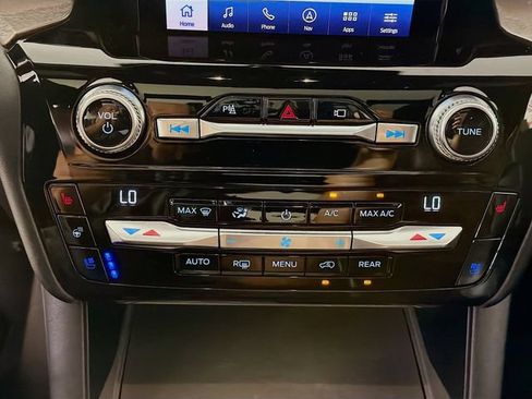 Used 2021 Ford Explorer Platinum w/ Premium Technology Package RWD image 19