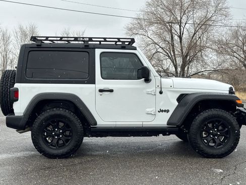Used 2021 Jeep Wrangler Sport image 8