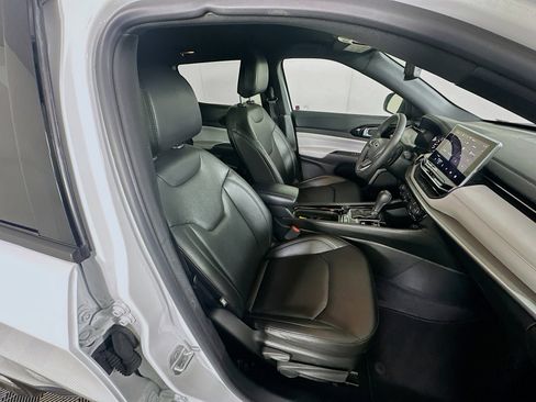 Used 2025 Jeep Compass Limited image 29