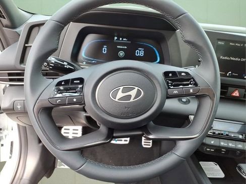 New 2026 Hyundai Elantra SEL Sport FWD image 16